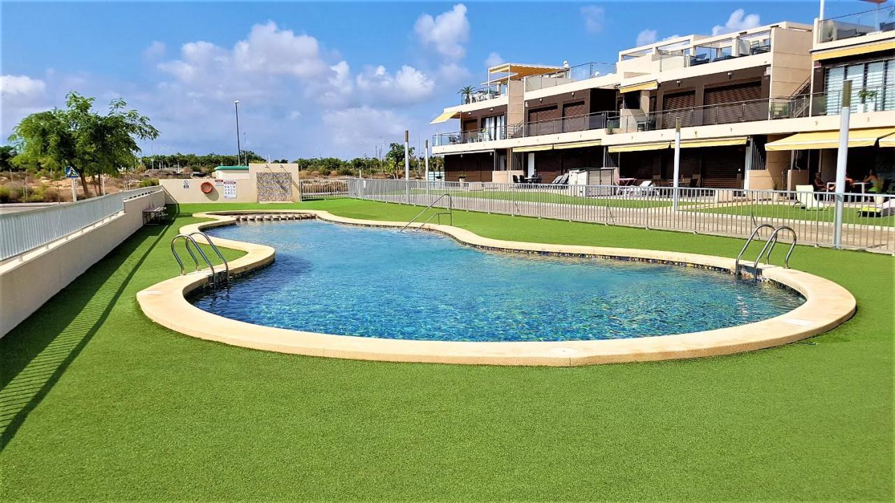 Penthouse 2 Bedrooms In Mil Palmeras Pilar de la Horadada Kültér fotó